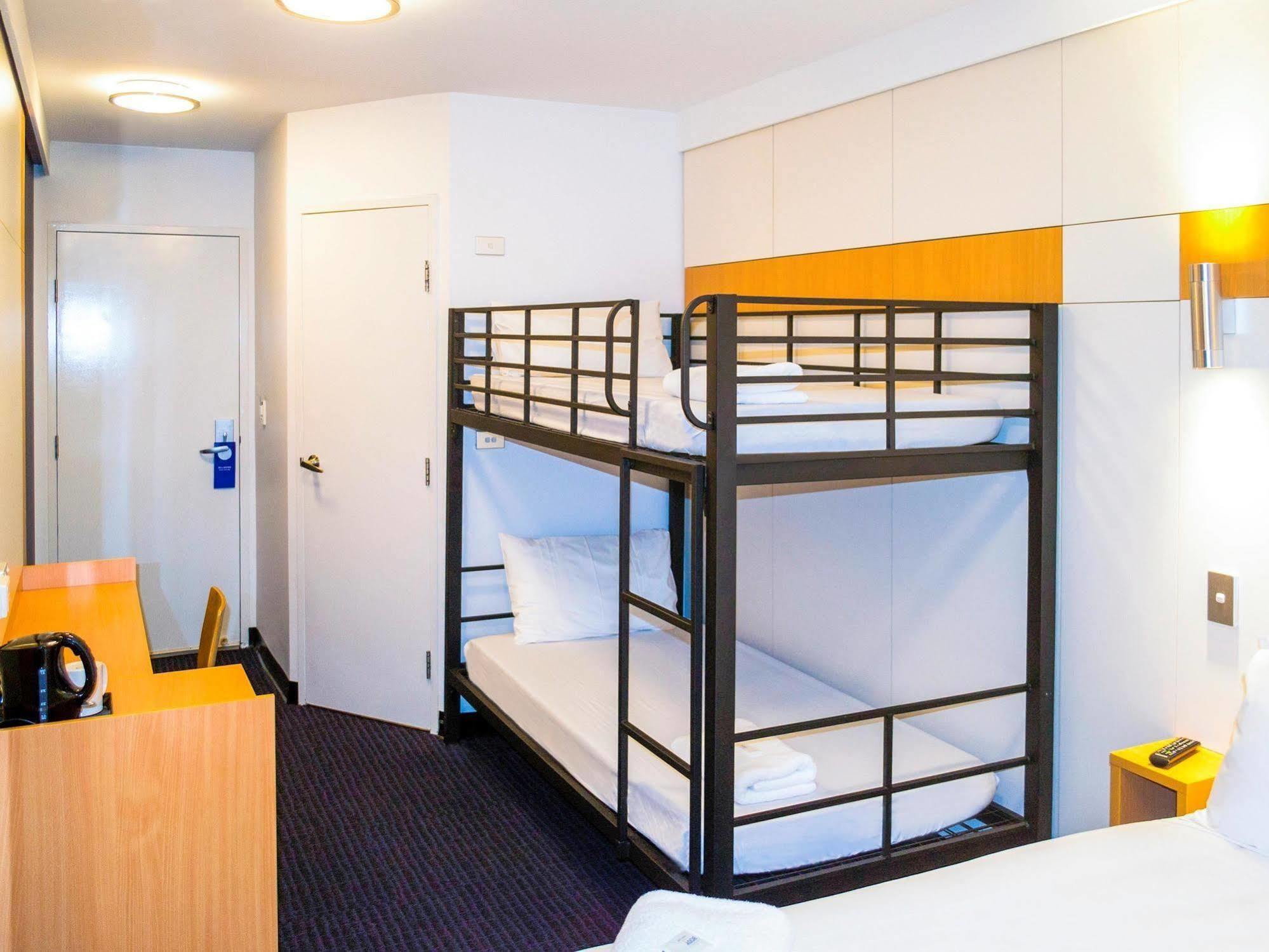 Ibis Budget - 3*
